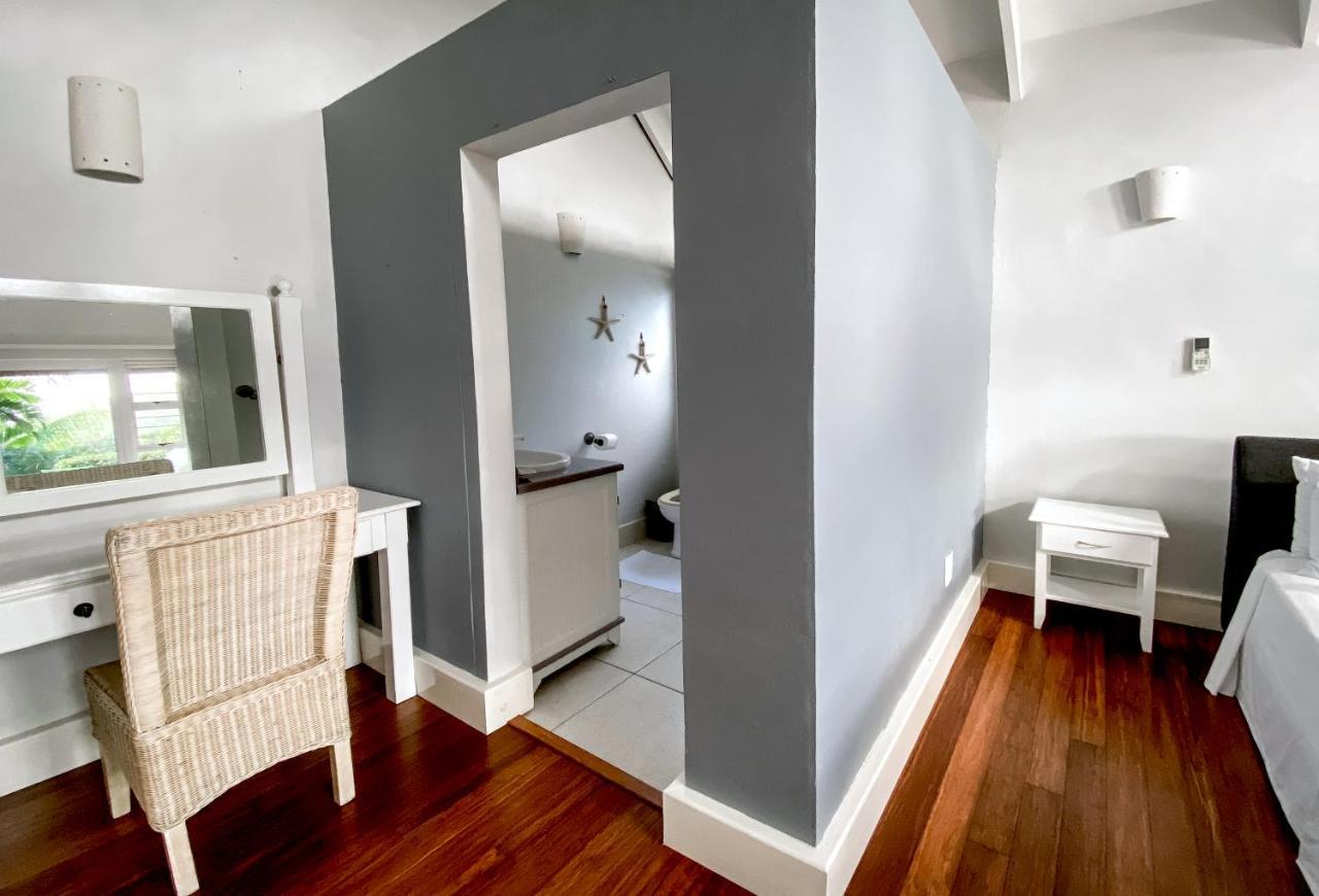 Red Coconut Self-catering * Baie Lazare (Mahe)